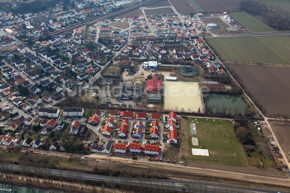 Nackenheim aus der Vogelperspektive: Stadtansicht von Nackenheim im Bundesland Rheinland-Pfalz