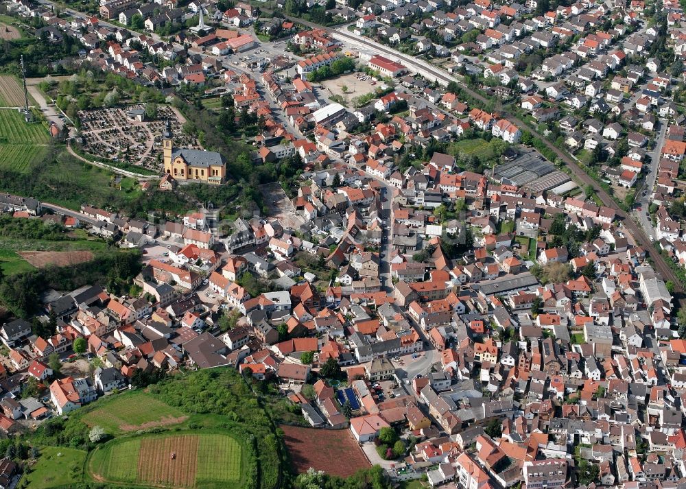 Luftaufnahme Nackenheim - Stadtansicht von Nackenheim im Bundesland Rheinland-Pfalz