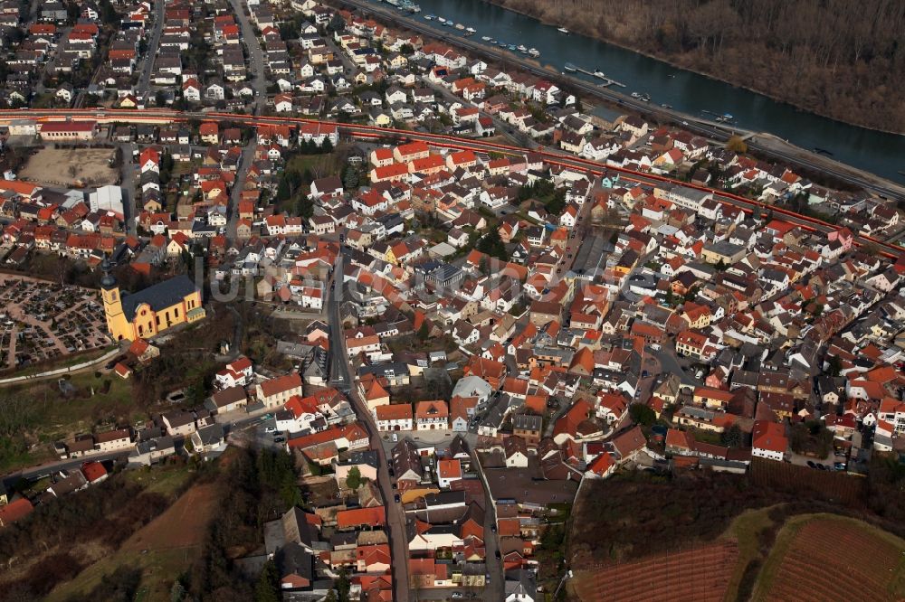 Nackenheim aus der Vogelperspektive: Stadtansicht von Nackenheim im Bundesland Rheinland-Pfalz