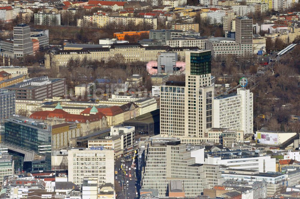 Luftbild Berlin - Stadtansicht mit dem neu errichteten Hochhaus Zoofenster in der City West in Charlottenburg am Bahnhof ZOO