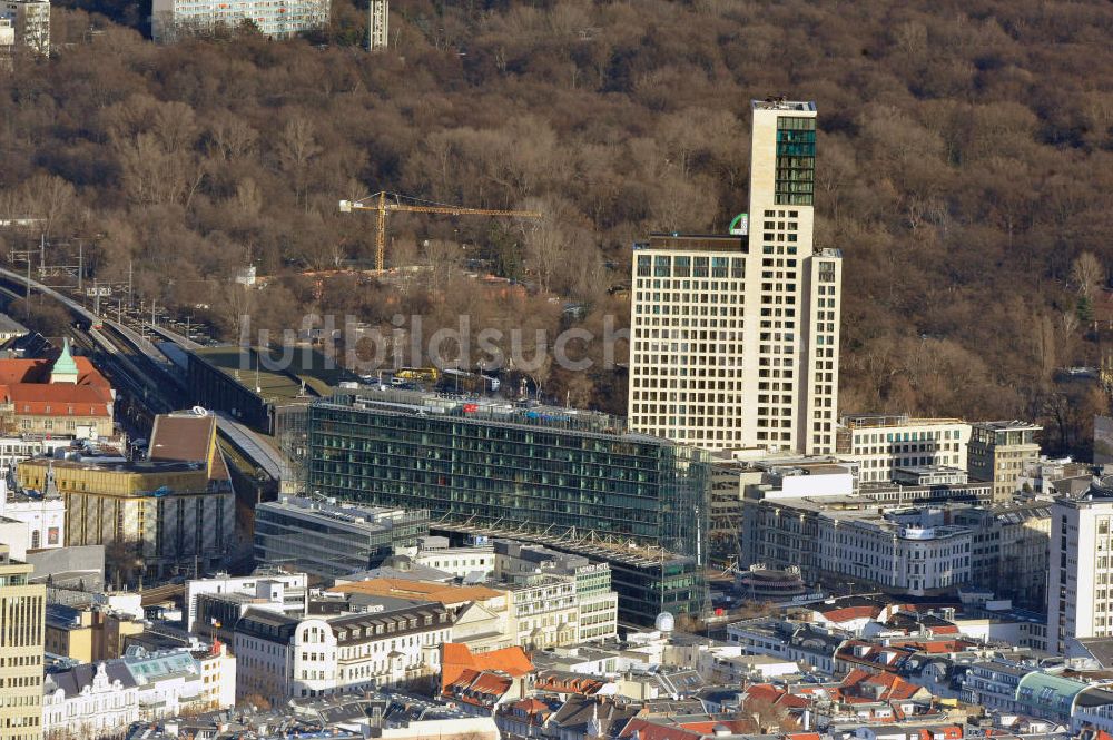 Luftbild Berlin - Stadtansicht mit dem neu errichteten Hochhaus Zoofenster in der City West in Charlottenburg am Bahnhof ZOO