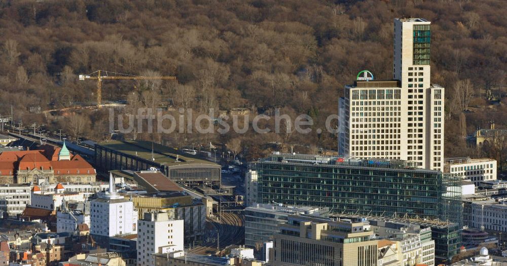 Berlin von oben - Stadtansicht mit dem neu errichteten Hochhaus Zoofenster in der City West in Charlottenburg am Bahnhof ZOO