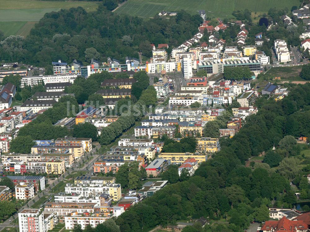 Freiburg von oben - Stadtansicht auf das Neubauwohngebiet Quartier Vauban in Freiburg