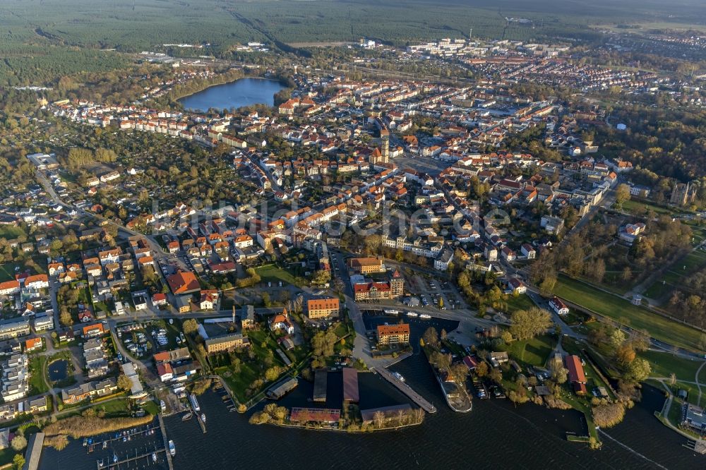 Neustrelitz von oben - Stadtansicht von Neustrelitz im Bundesland Mecklenburg-Vorpommern