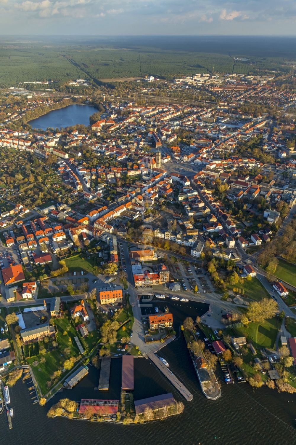 Neustrelitz aus der Vogelperspektive: Stadtansicht von Neustrelitz im Bundesland Mecklenburg-Vorpommern