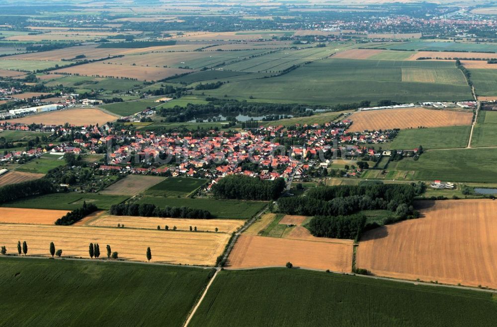 Niederdorla von oben - Stadtansicht von Niederdorla mit umliegenden Feldern in Niederdorla in Thüringen