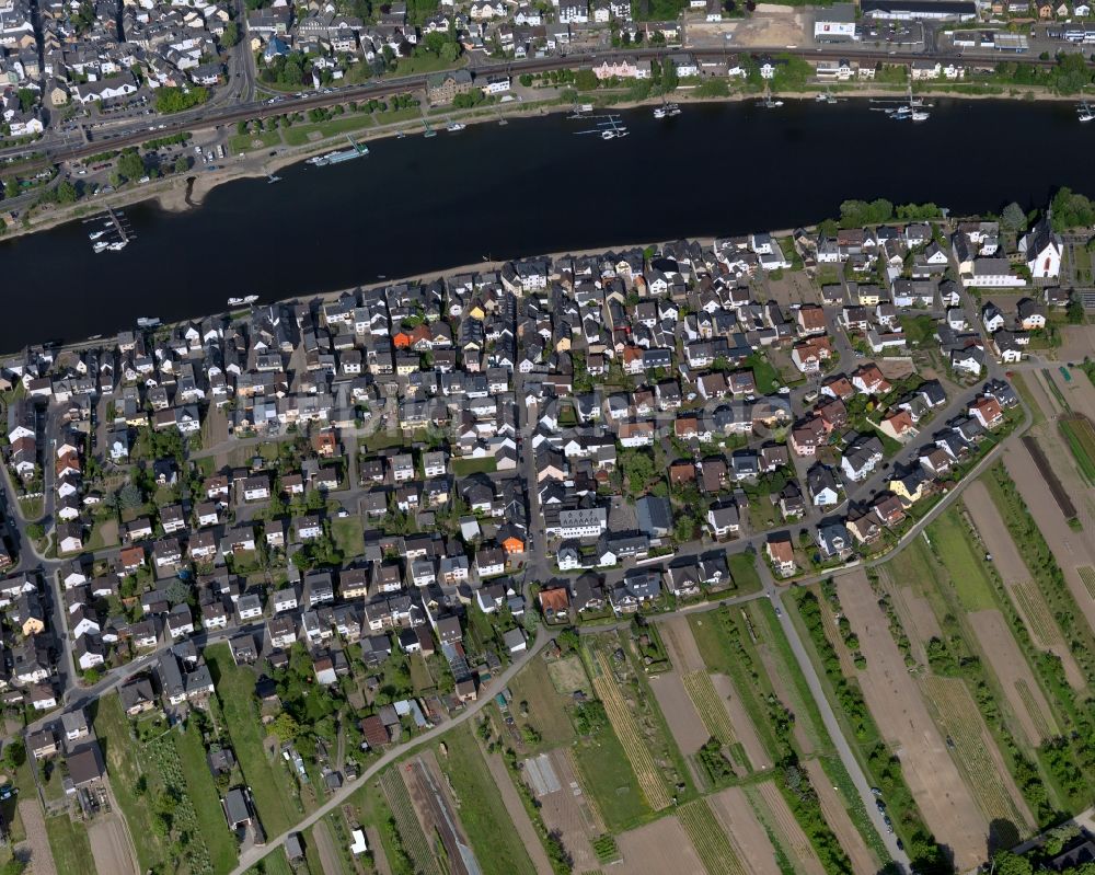 Niederwerth aus der Vogelperspektive: Stadtansicht von Niederwerth am Flussverlauf des Rhein im Bundesland Rheinland-Pfalz