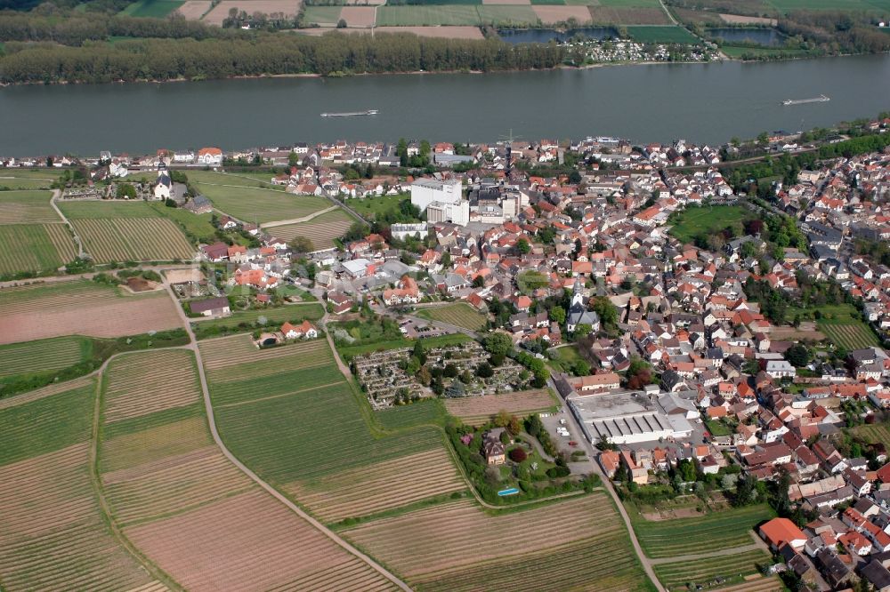 Nierstein von oben - Stadtansicht von Nierstein im Bundesland Rheinland-Pfalz