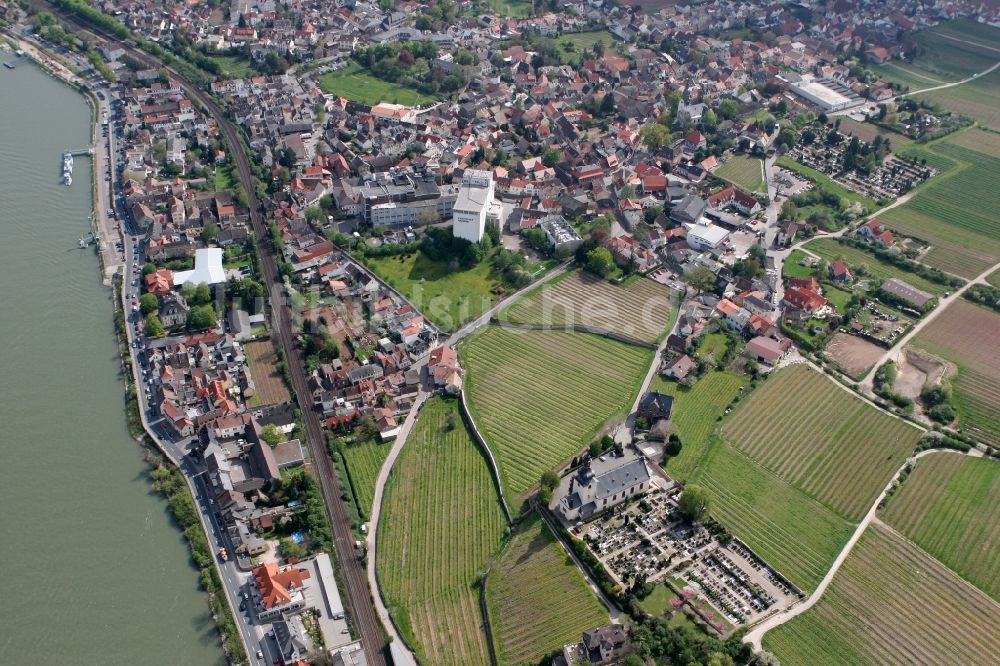 Nierstein von oben - Stadtansicht von Nierstein im Bundesland Rheinland-Pfalz