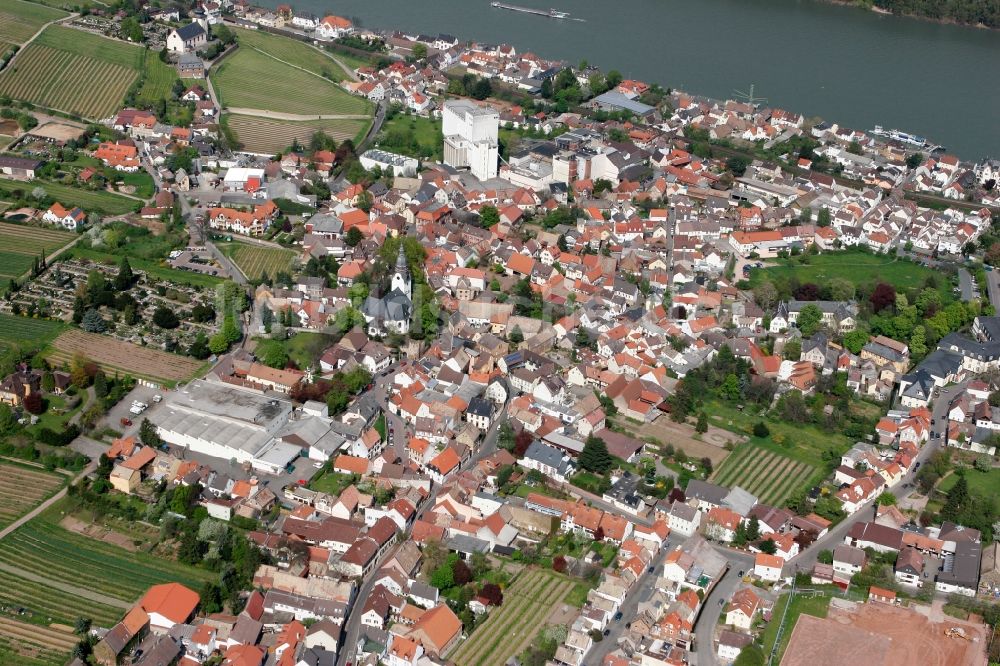 Nierstein aus der Vogelperspektive: Stadtansicht von Nierstein im Bundesland Rheinland-Pfalz