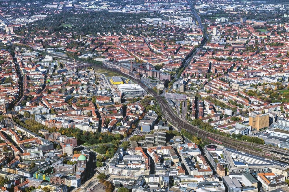 Hannover aus der Vogelperspektive: Stadtansicht Nord im Stadtgebiet in Hannover im Bundesland Niedersachsen, Deutschland