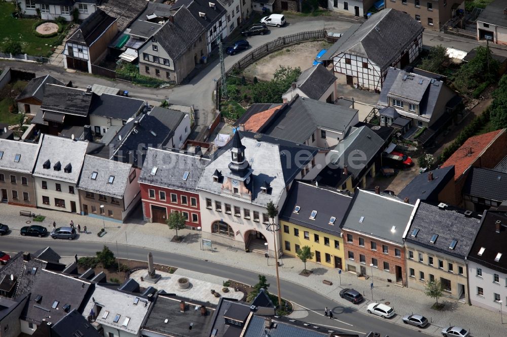 Luftaufnahme Saalburg-Ebersdorf - Stadtansicht der Ortschaft Saalburg-Ebersdorf am Ufer der Bleilochstausee, dem größten Stausee Deutschlands im Bundesland Thüringen