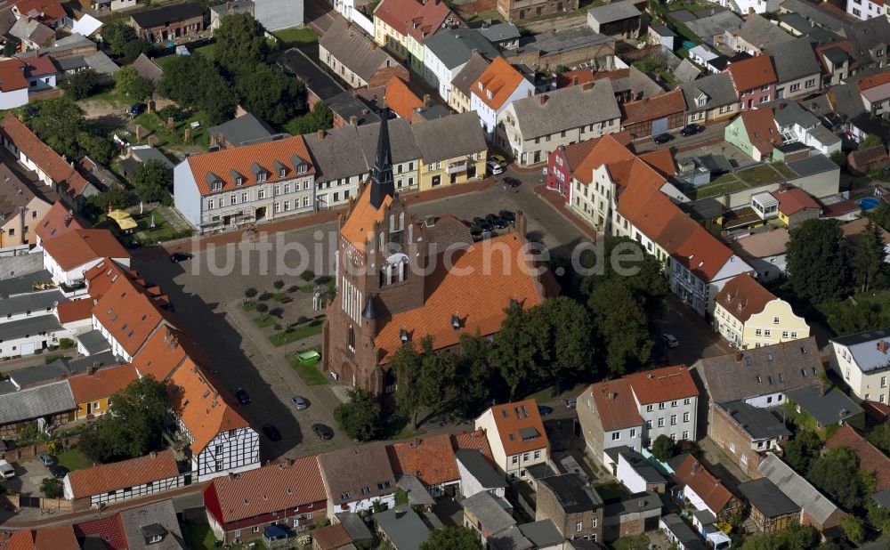 Luftbild Usedom - Stadtansicht vom Ortskern mit der St.-Marien-Kirche, Backsteinkirche am Markt von Usedom im Bundesland Mecklenburg-Vorpommern