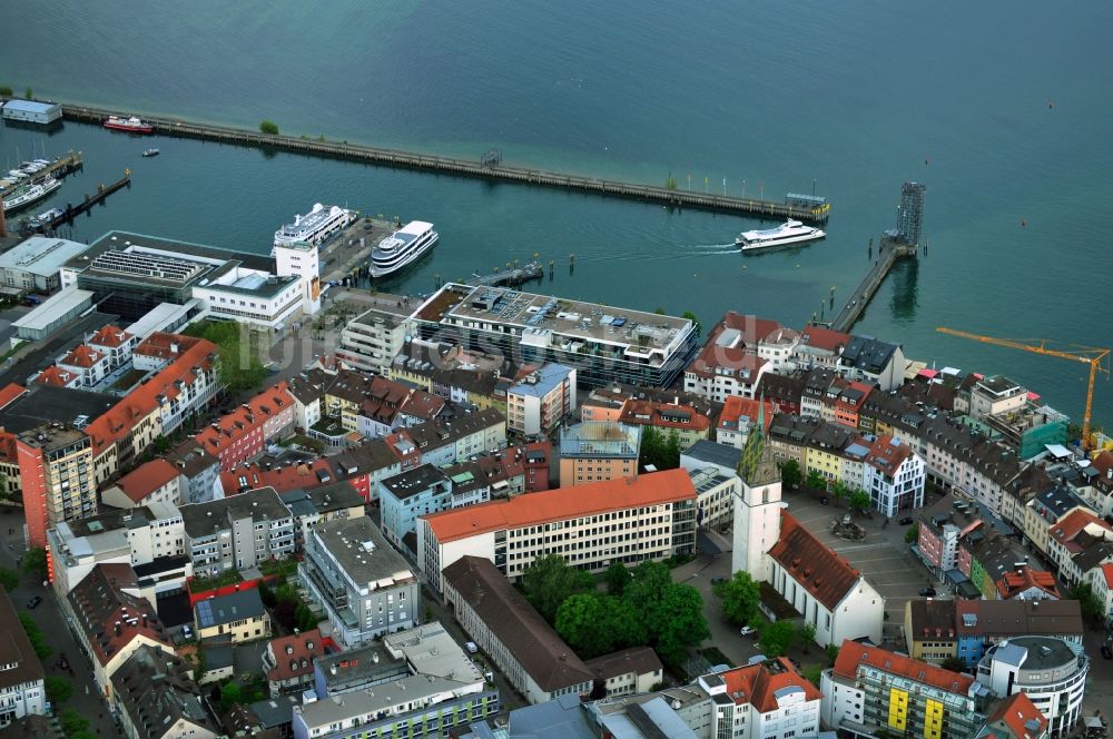 Luftbild Friedrichshafen - Stadtansicht vom Ortszentrum von Friedrichshafen am Ufer des Bodensee im Bundesland Baden-Württemberg