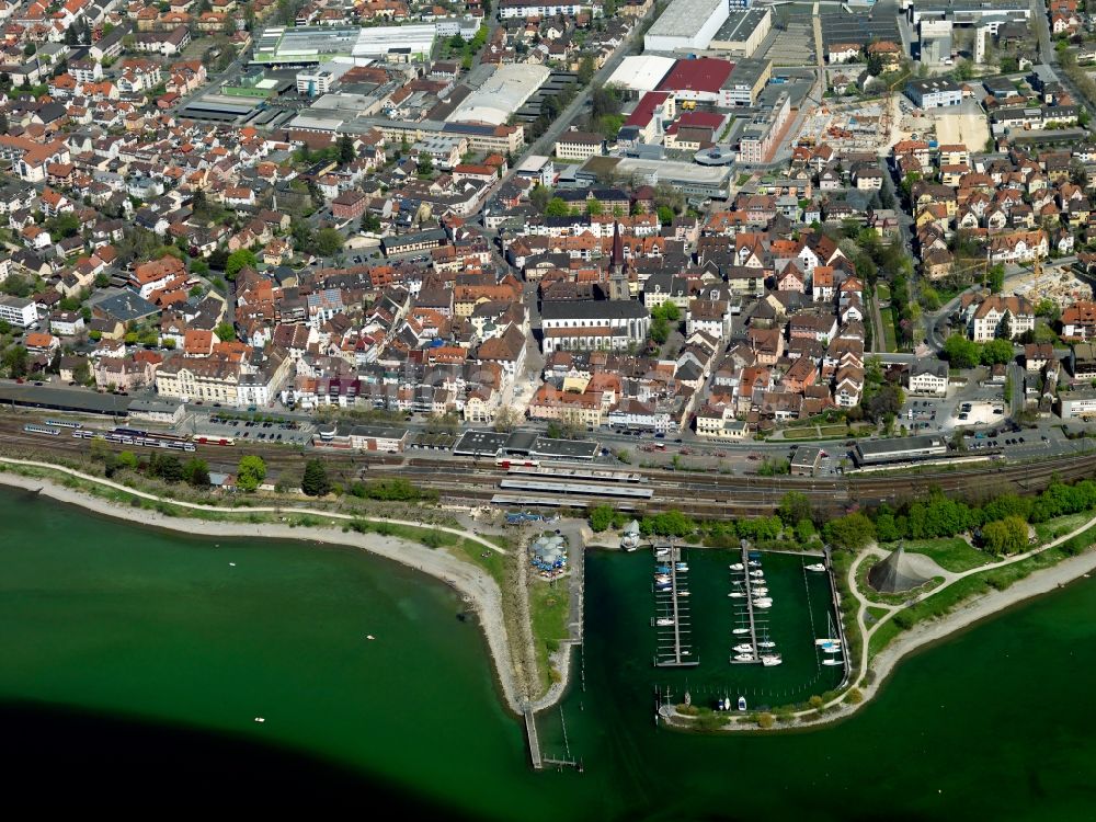 Radolfzell aus der Vogelperspektive: Stadtansicht vom Ortszentrum von Radolfzell am Ufer des Bodensee im Bundesland Baden-Württemberg