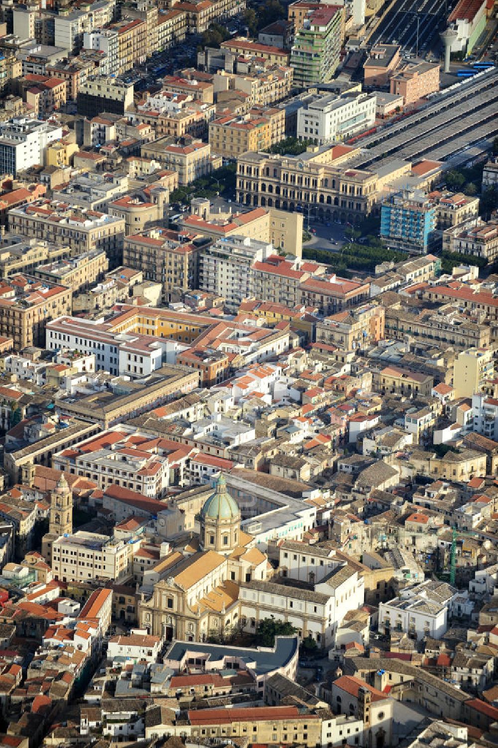 Luftbild Palermo Sizilien - Stadtansicht Palermo auf Sizilien in Italien