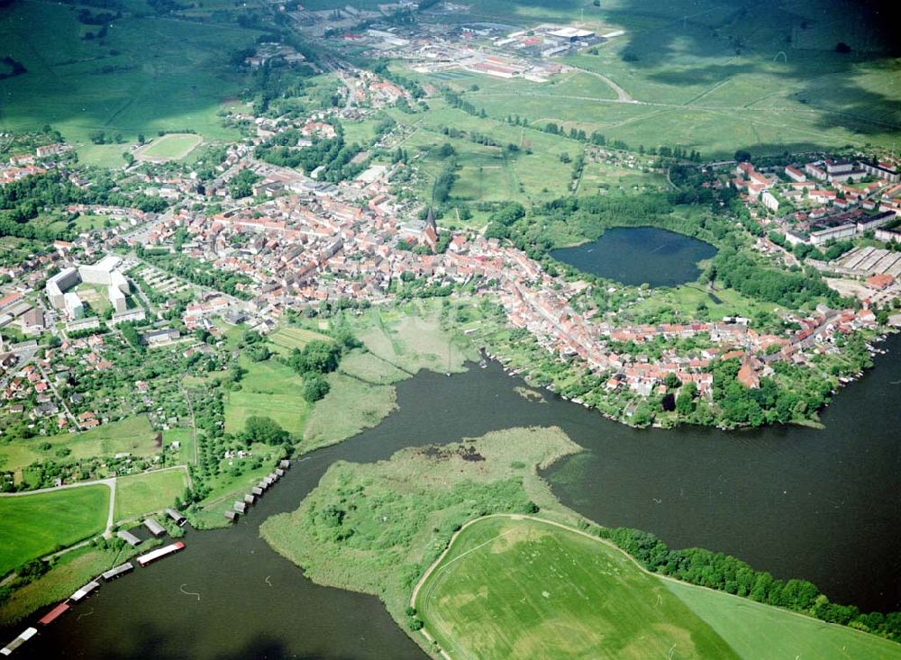 Luftaufnahme Röbel / Müritz - Stadtansicht von Röbel an der Müritz.