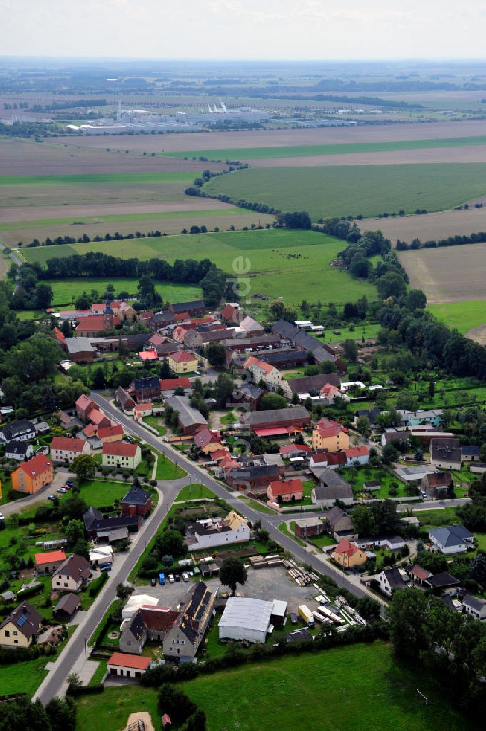 17.08.2011 von oben - Stadtansicht Rödgen