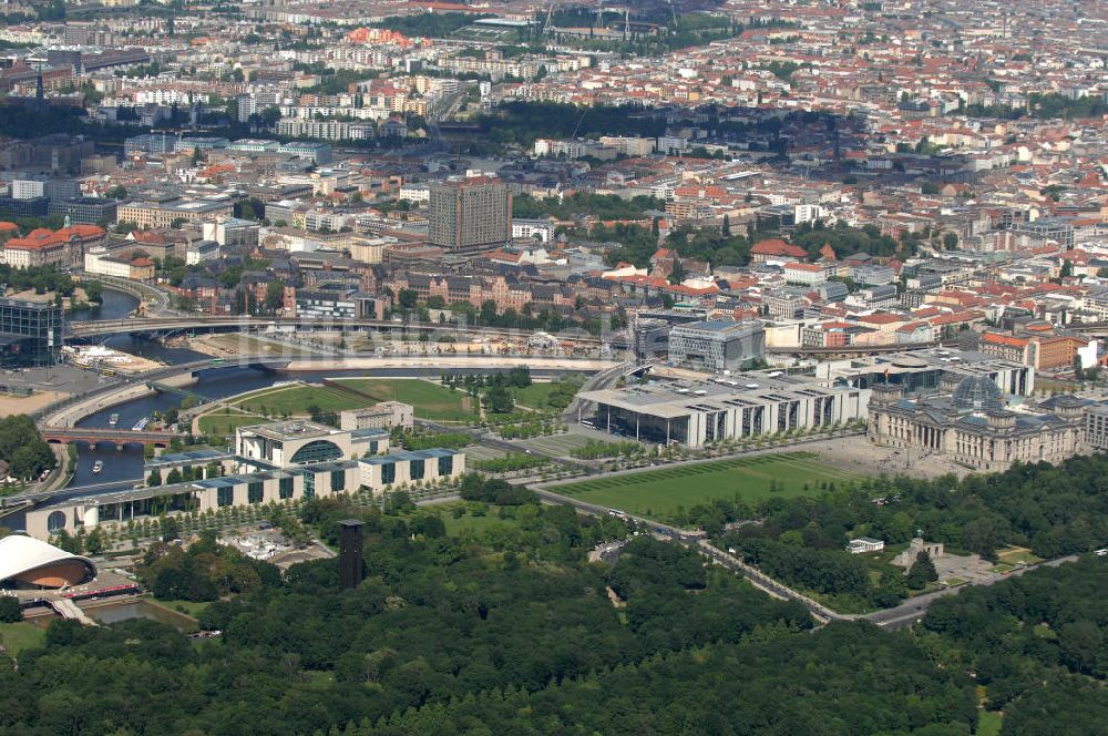 Luftaufnahme Berlin - Stadtansicht auf das Regierungsviertel in Mitte-Tiergarten