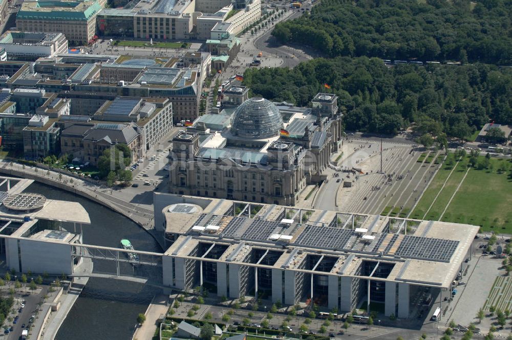 Luftaufnahme Berlin - Stadtansicht auf das Regierungsviertel in Mitte-Tiergarten