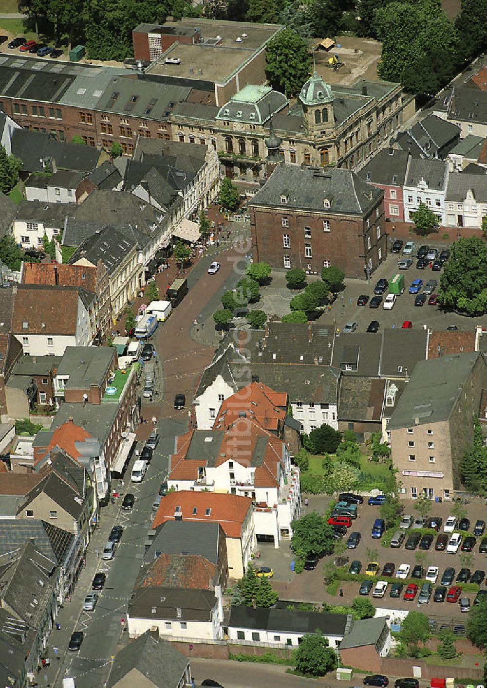 Luftaufnahme Rheinberg - Stadtansicht der Rheinberger Altstadt am Marktplatz