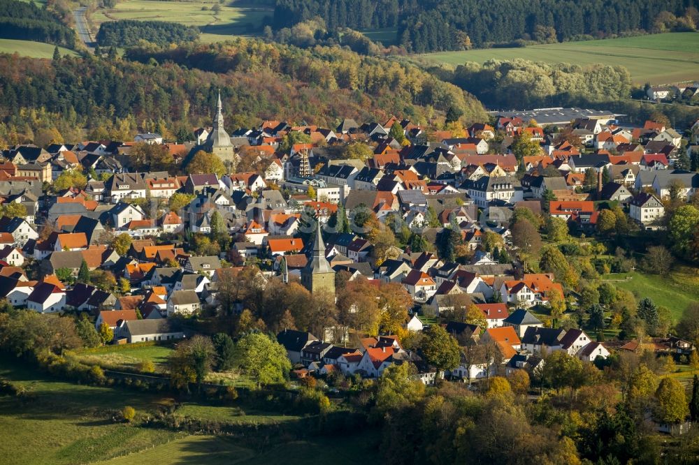 Luftbild Rüthen - Stadtansicht Rüthen mit den Kirchen St. Johannes und St. Nikolaus und der historischen Stadtmauer im Bundesland Nordrhein-Westfalen