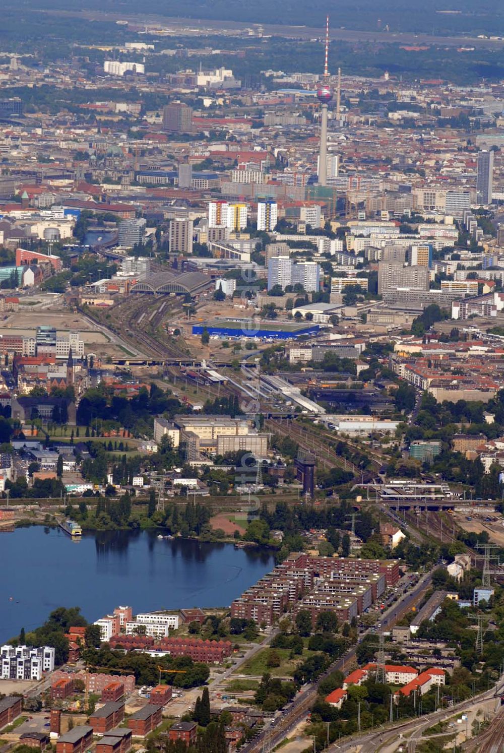 Berlin aus der Vogelperspektive: Stadtansicht an der Rummelsburger Bucht