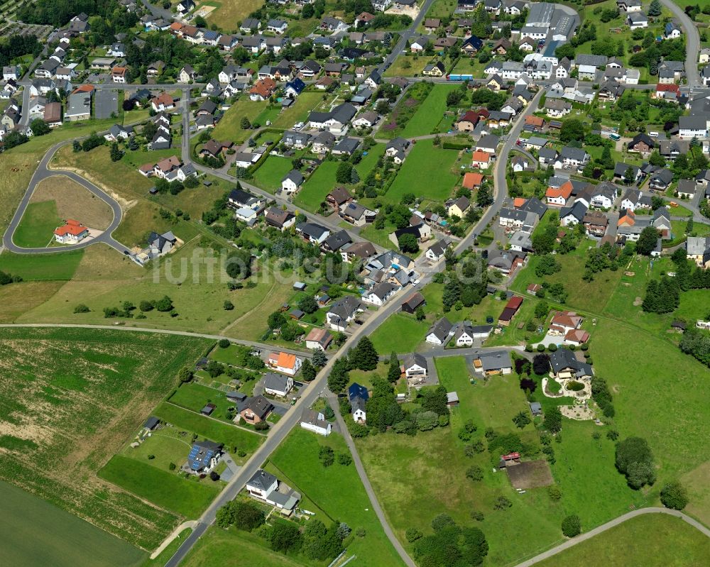 Sankt Katharinen (Landkreis Neuwied) aus der Vogelperspektive: Stadtansicht von Sankt Katharinen (Landkreis Neuwied) im Bundesland Rheinland-Pfalz