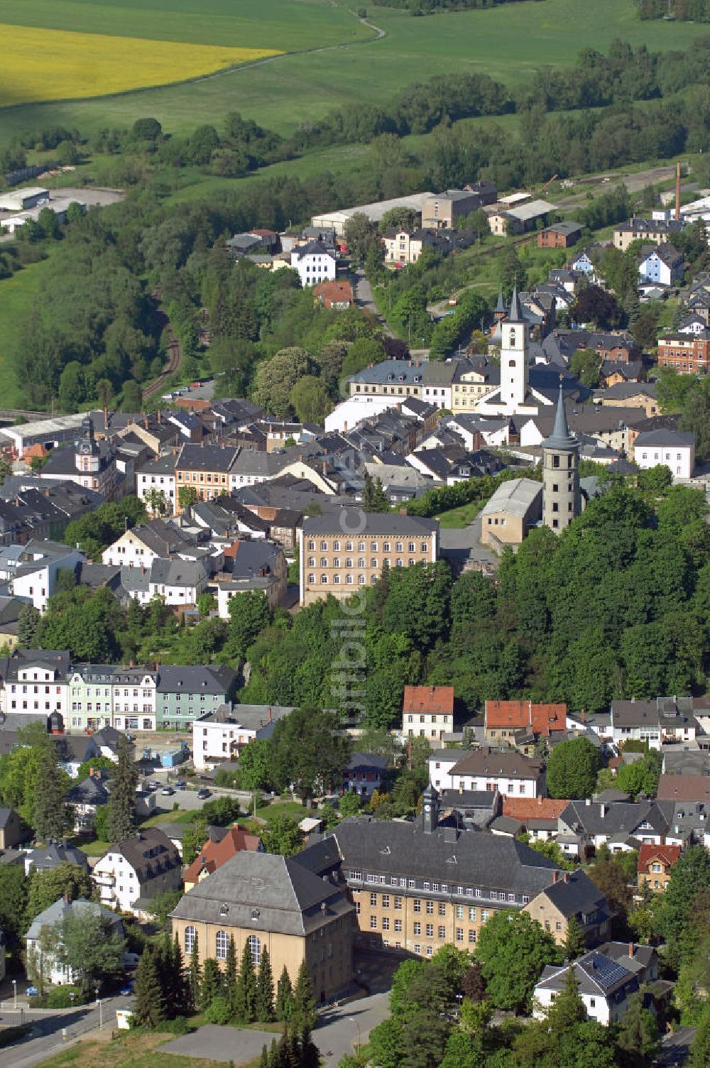 Luftbild 04.06.2010 - Stadtansicht Schleiz mit Gymnasium, Schlossturm und Kirche