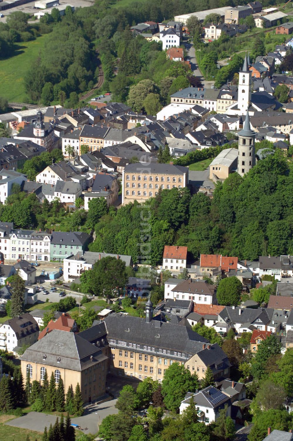 Luftaufnahme 04.06.2010 - Stadtansicht Schleiz mit Gymnasium, Schlossturm und Kirche