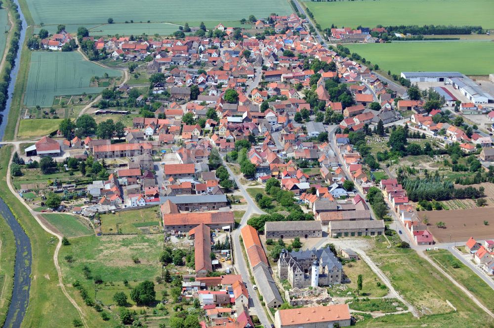 Kannawurf von oben - Stadtansicht und Schloss Kannawurf in Thüringen