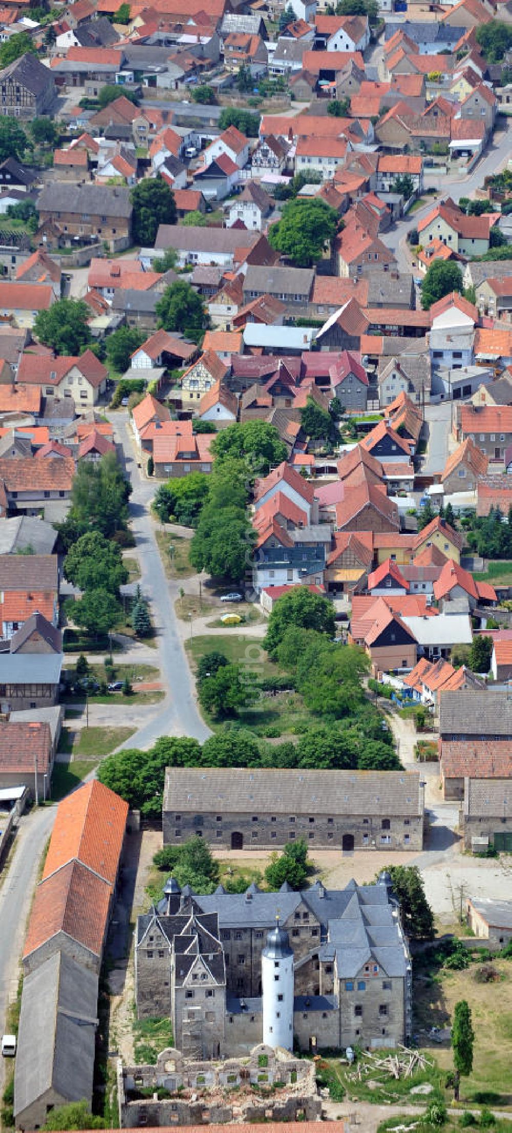 Luftaufnahme Kannawurf - Stadtansicht und Schloss Kannawurf in Thüringen