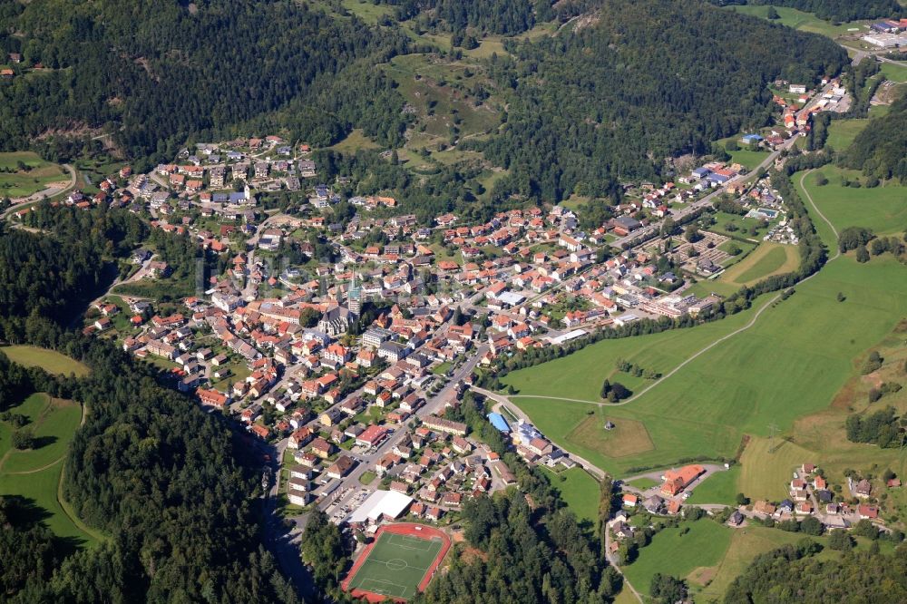 Schönau im Schwarzwald aus der Vogelperspektive: Stadtansicht von Schönau im Schwarzwald im Bundesland Baden-Württemberg