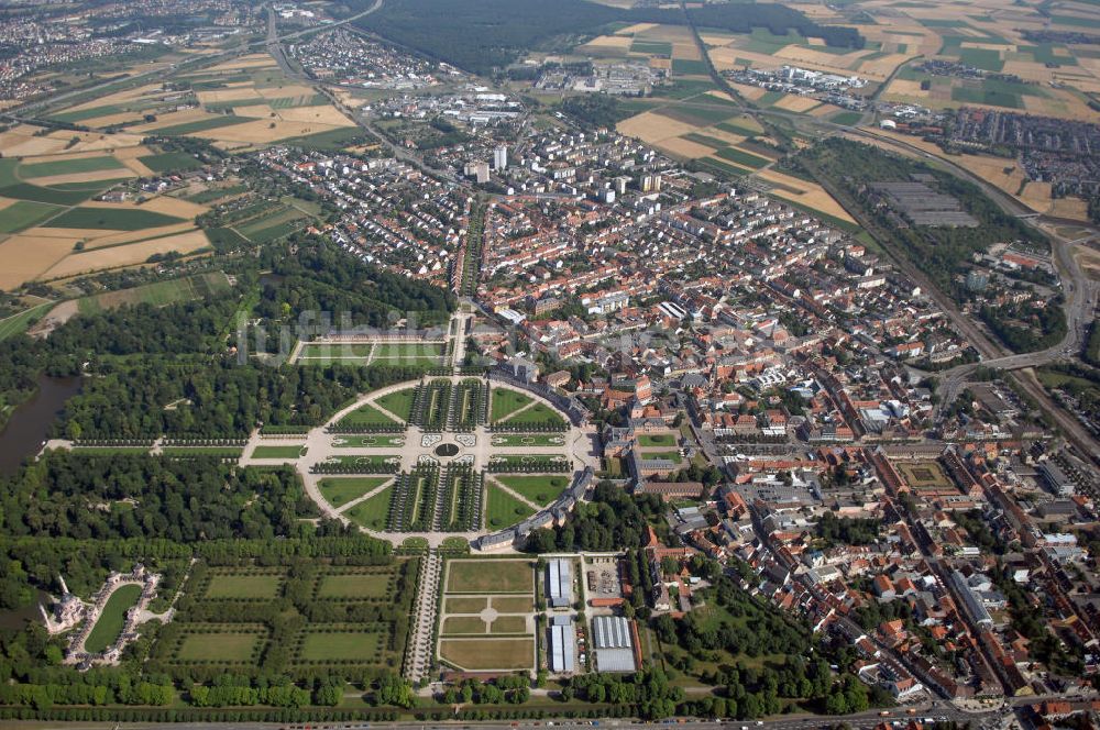 Schwetzingen von oben - Stadtansicht Schwetzingen mit Schloss