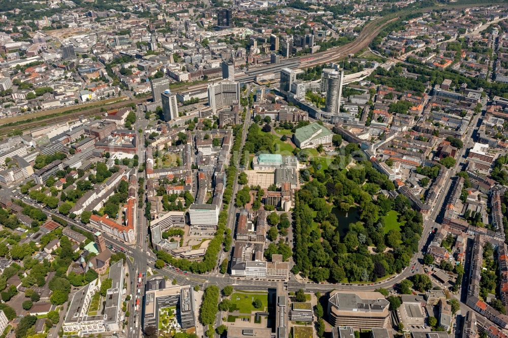 Essen aus der Vogelperspektive: Stadtansicht der Stadt Essen im westfälischen Münsterland im Norden des Bundeslandes Nordrhein-Westfalen