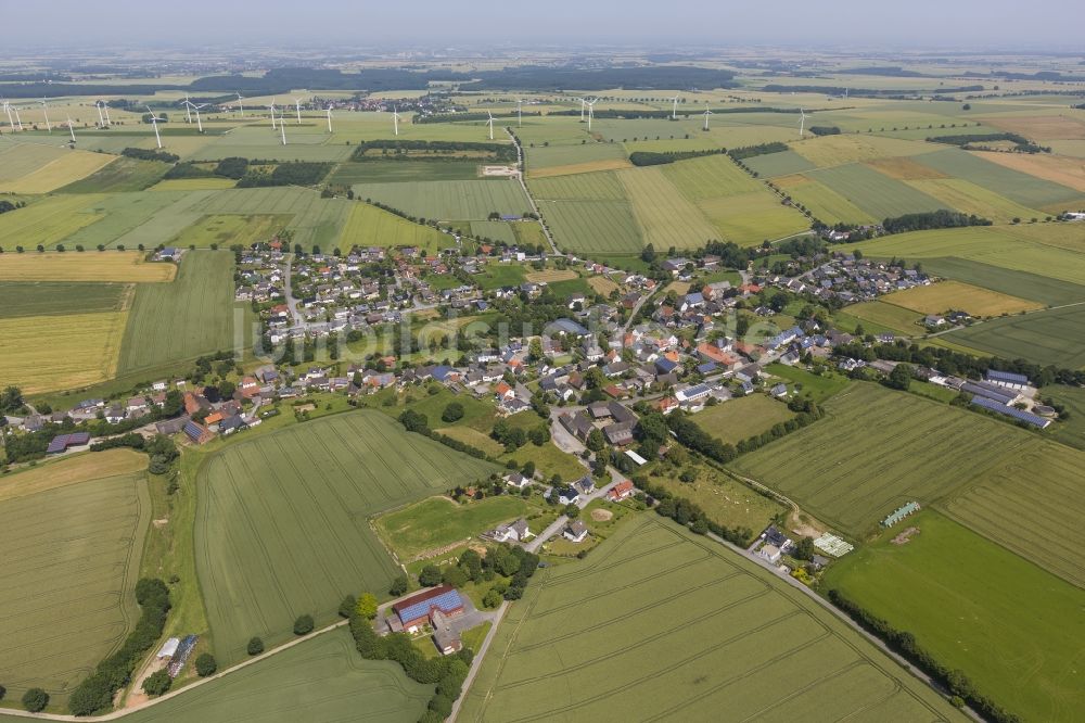 Luftaufnahme Rüthen - Stadtansicht des Stadtteil Drewer in Rüthen mit umgebenden Feldern in Nordrhein-Westfalen