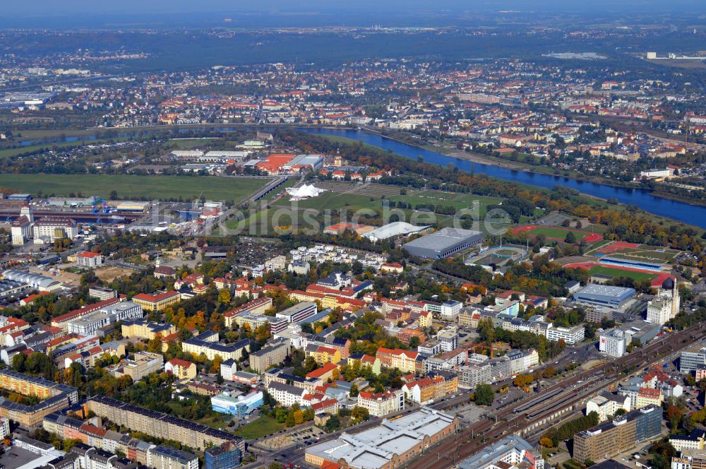 Luftaufnahme Dresden - Stadtansicht im Stadtteil Friedrichstadt in Dresden im Bundesland Sachsen, Deutschland