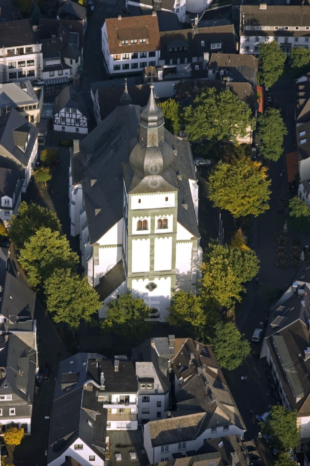 Attendorn von oben - Stadtansicht vom Stadtzentrum Attendorn in Nordrhein-Westfalen