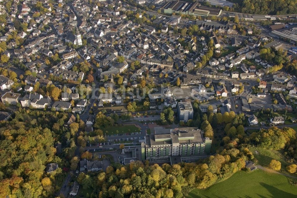 Attendorn von oben - Stadtansicht vom Stadtzentrum Attendorn in Nordrhein-Westfalen