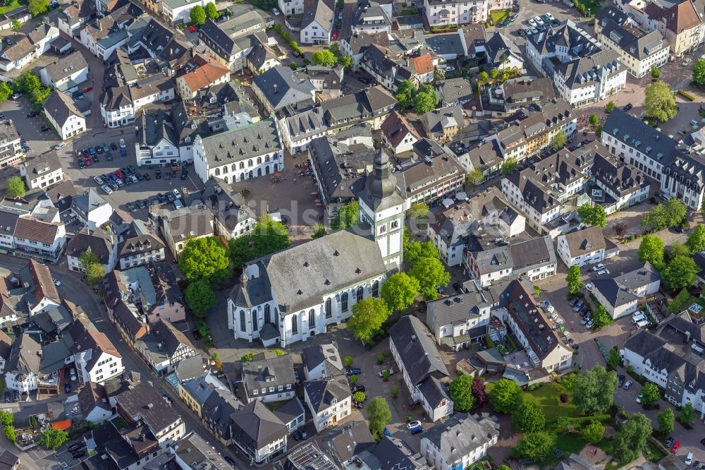 Luftaufnahme Attendorn - Stadtansicht vom Stadtzentrum Attendorn in Nordrhein-Westfalen