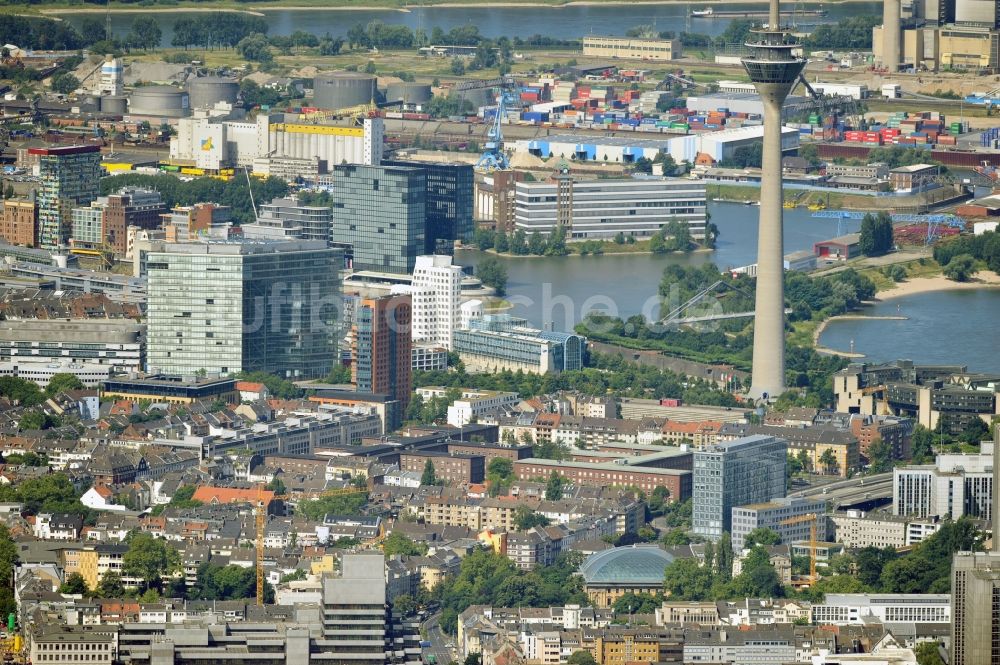 Luftaufnahme Düsseldorf - Stadtansicht vom Stadtzentrum Düsseldorf im Bundesland Nordrhein-Westfalen