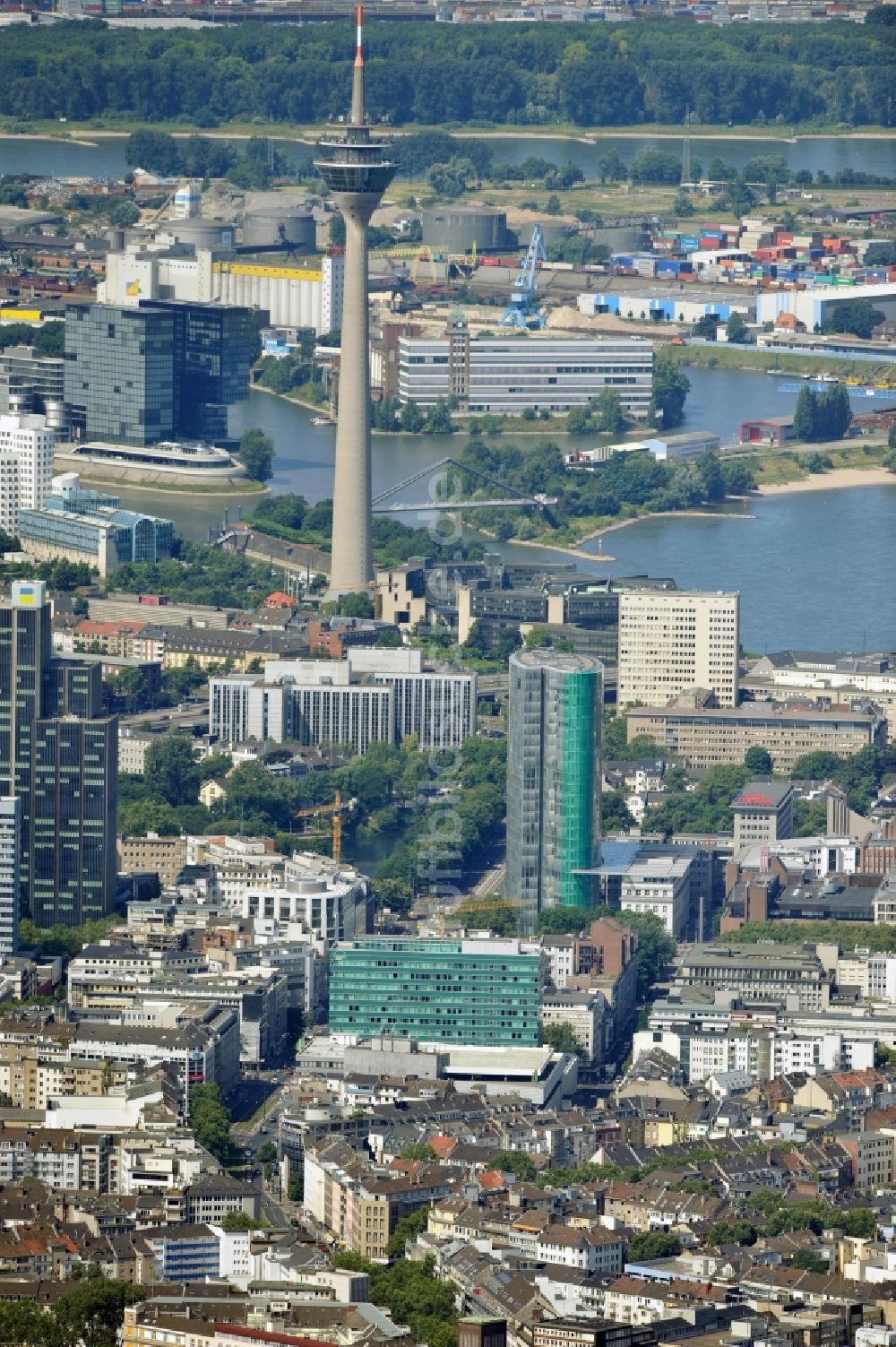 Luftaufnahme Düsseldorf - Stadtansicht vom Stadtzentrum Düsseldorf im Bundesland Nordrhein-Westfalen