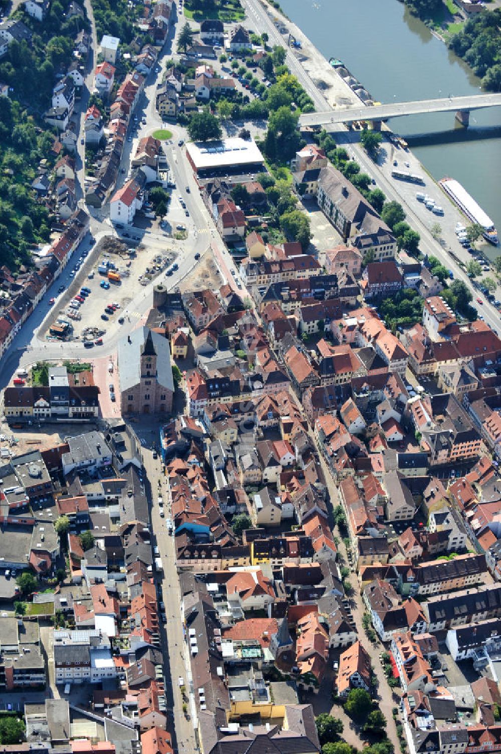 EBERBACH aus der Vogelperspektive: Stadtansicht Stadtzentrum von Eberbach in Baden-Württemberg