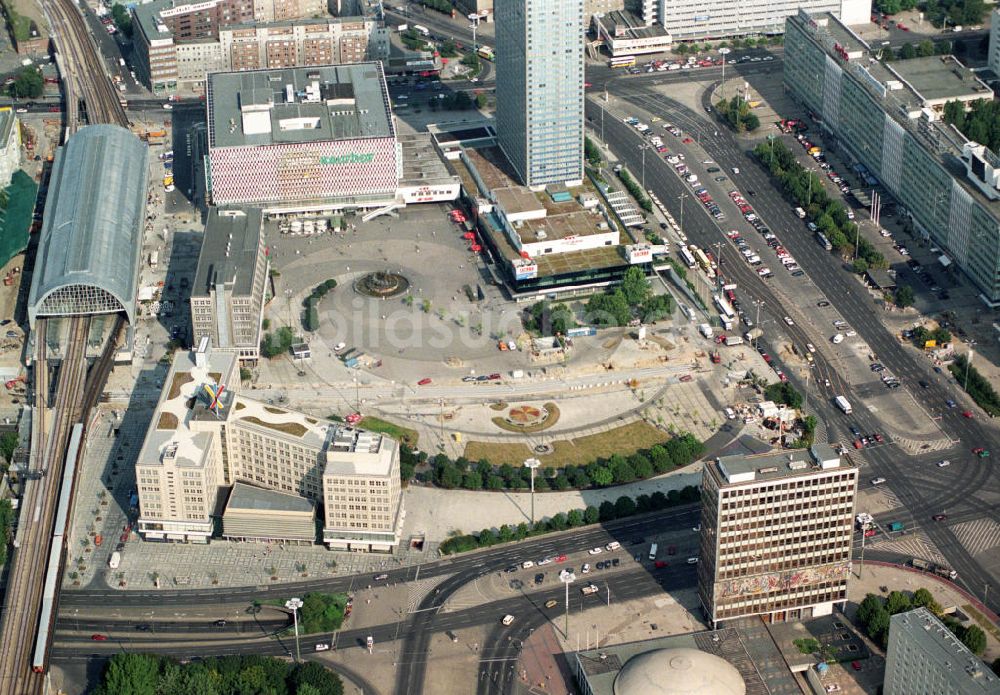 Luftbild Berlin - Stadtansicht vom Stadtzentrum Ost am Alexanderplatz in Berlin Mitte