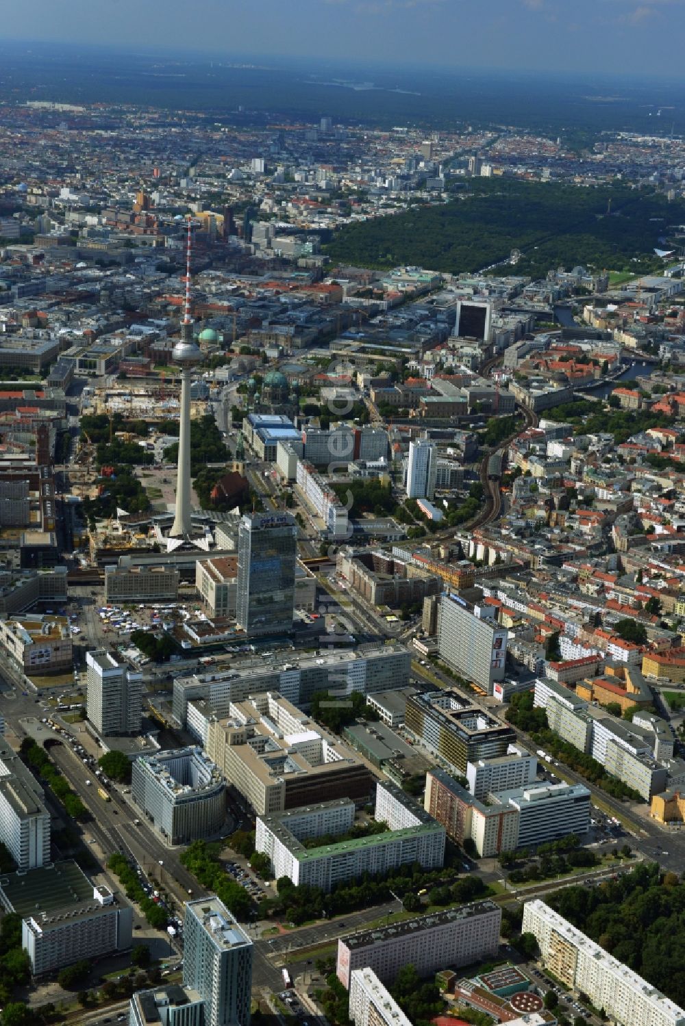 Berlin Mitte von oben - Stadtansicht vom Stadtzentrum Ost am Alexanderplatz im Stadtbezirk Mitte von Berlin