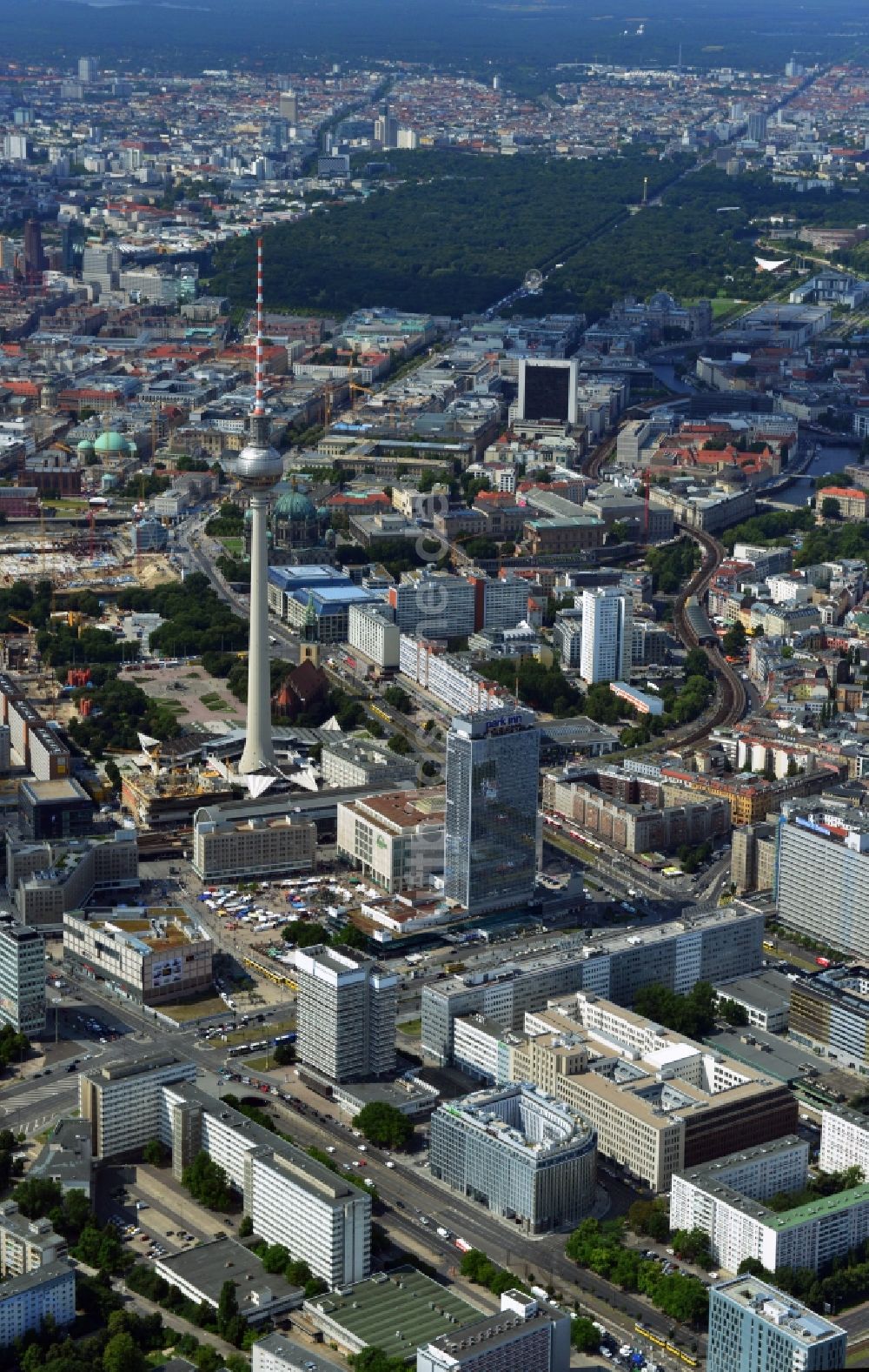 Luftbild Berlin Mitte - Stadtansicht vom Stadtzentrum Ost am Alexanderplatz im Stadtbezirk Mitte von Berlin