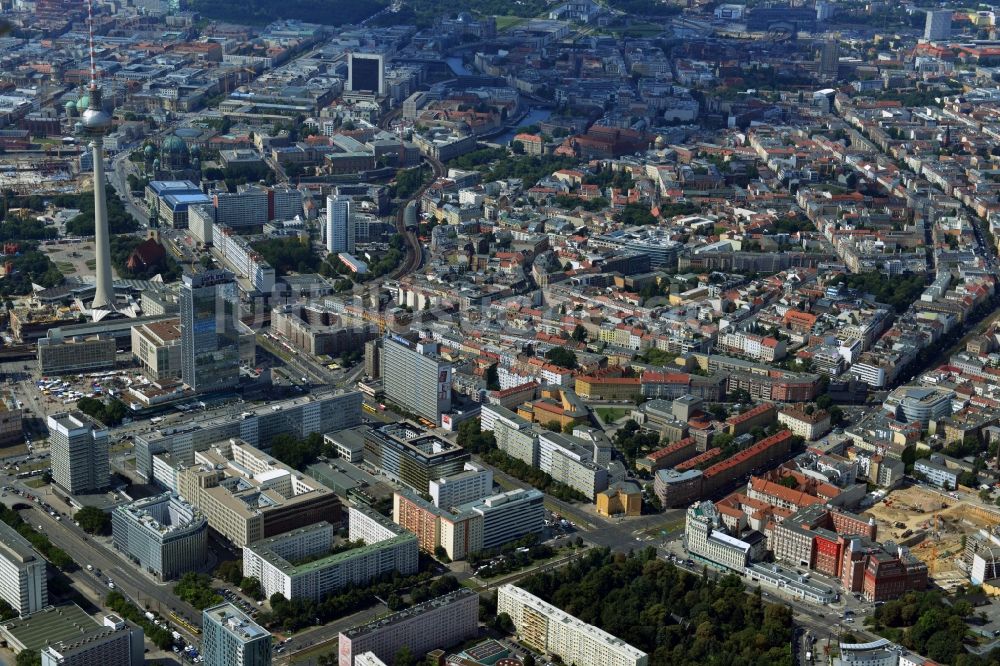 Luftaufnahme Berlin Mitte - Stadtansicht vom Stadtzentrum Ost am Alexanderplatz im Stadtbezirk Mitte von Berlin