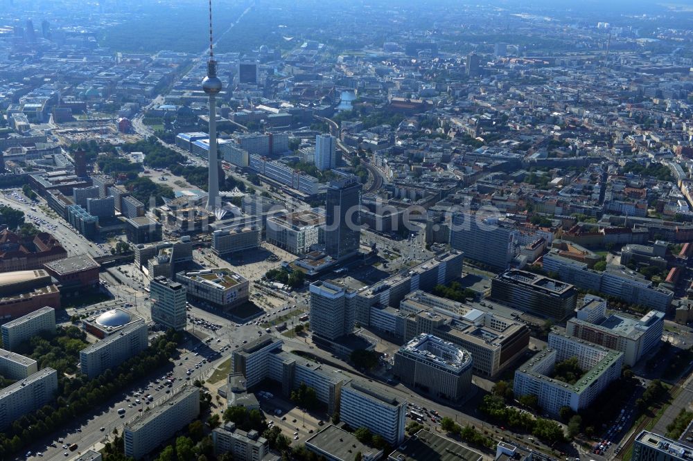 Berlin aus der Vogelperspektive: Stadtansicht vom Stadtzentrum Ost am Alexanderplatz im Stadtbezirk Mitte von Berlin