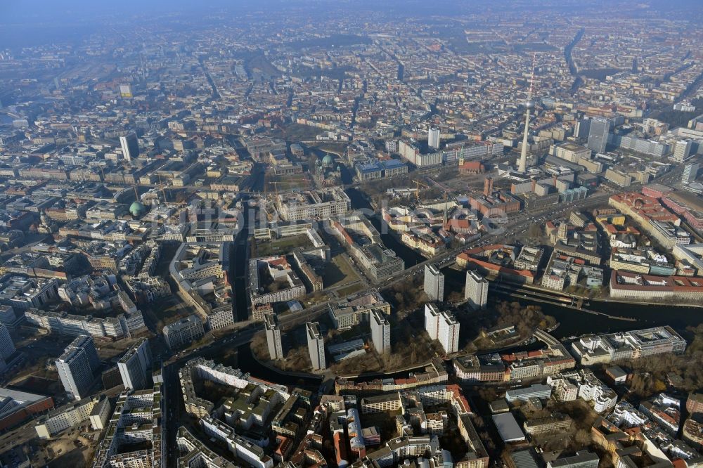 Berlin Mitte von oben - Stadtansicht vom Stadtzentrum Ost am Berliner Fernsehturm in Berlin Mitte