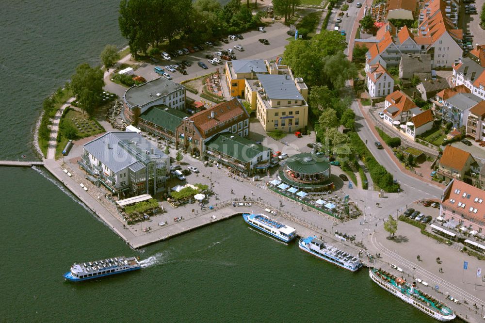 Waren / Müritz aus der Vogelperspektive: Stadtansicht vom Stadtzentrum und der Warener Altstadt am Ufer der Müritz in Mecklenburg-Vorpommern